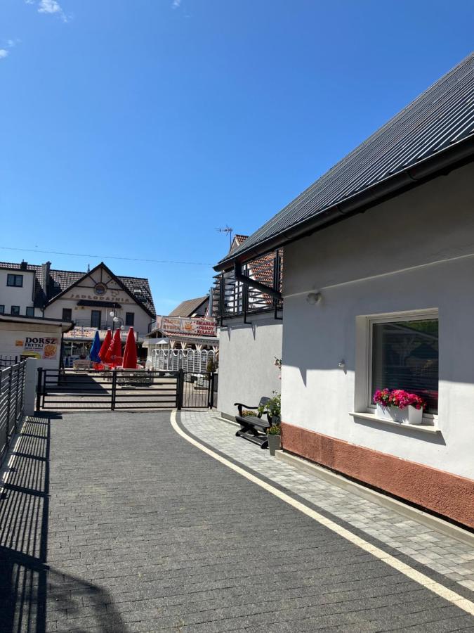 Agat Pokoje Goscinne Apartamenty Pobierowo Exterior foto